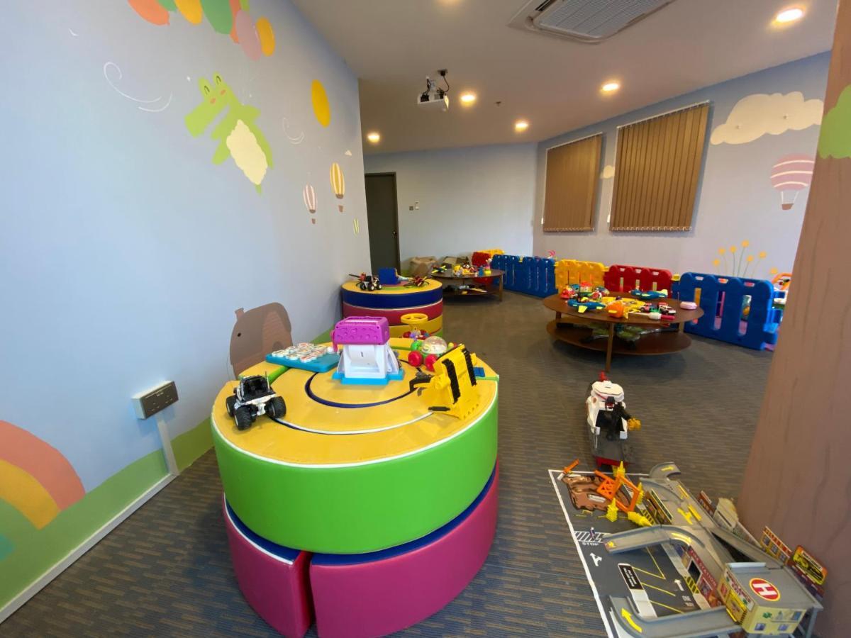 The Lanes Hotel Tutong Exterior foto