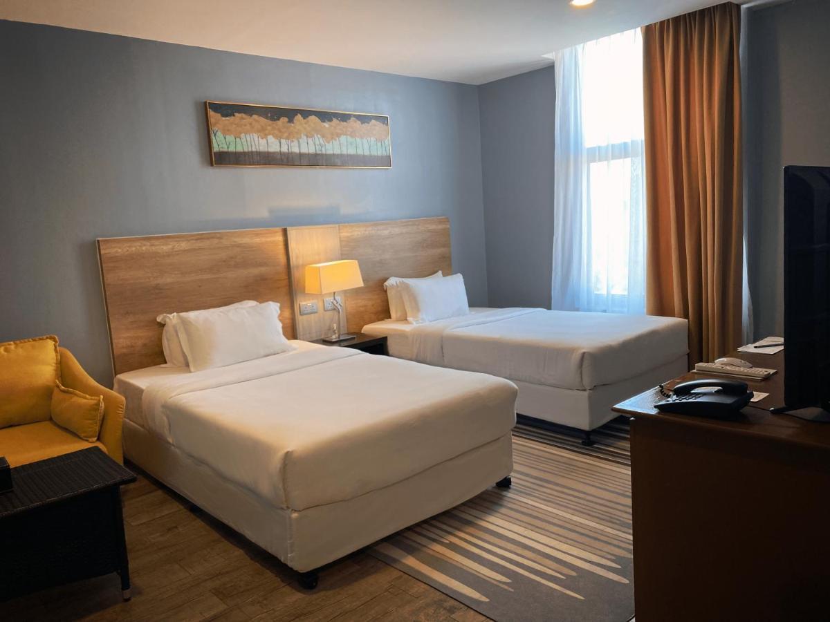 The Lanes Hotel Tutong Exterior foto